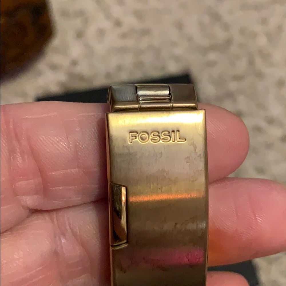 Golden Mother Pearl Fossil Watch 💕 - Picture 3 of 5